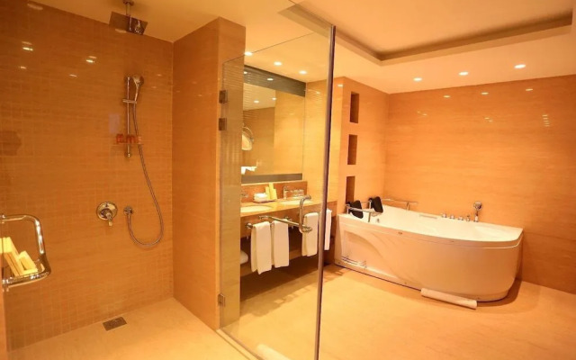 Mist Hotel And Spa By Warwick