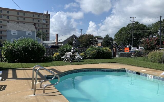 MacThrift Motor Inn