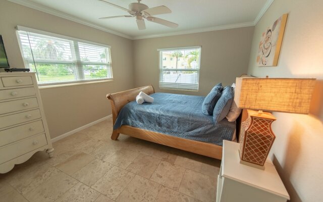 Harbor Side Apartment 5