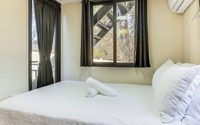 5 Mi to Stone Mountain: Lithonia Getaway