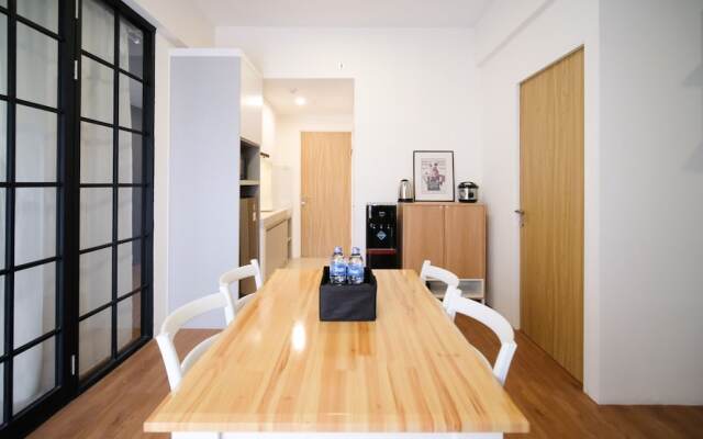 Wonderful 2Br Combine At Bale Hinggil Apartment