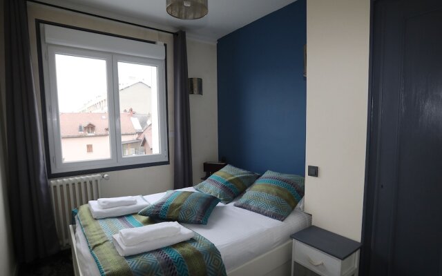 1 bedroom with elevator in downtown Annecy