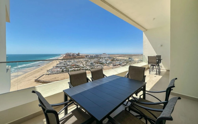 Sandy Beach 2BR Beachfront Getaway