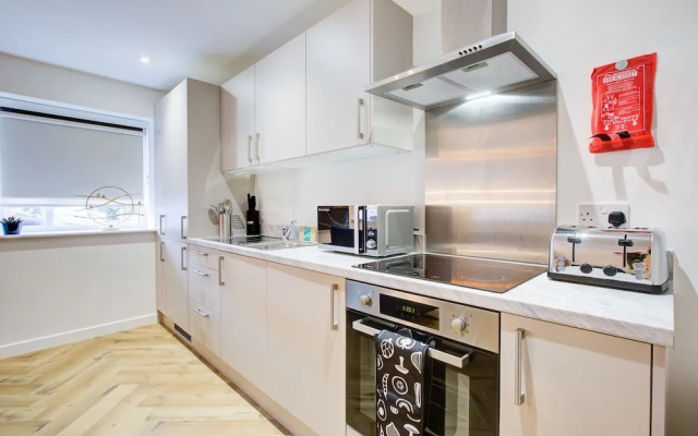 Hybrid Resi - Mitcham