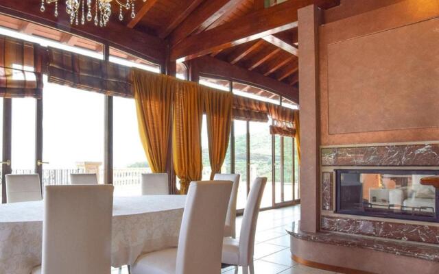 Villa Rosaria con spa e piscina interna