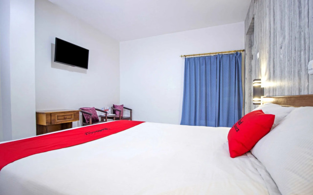 RedDoorz Plus near RS Hasan Sadikin