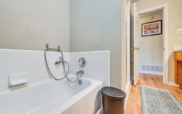 Canal-front Granbury Home w/ Dock - Dogs Welcome!