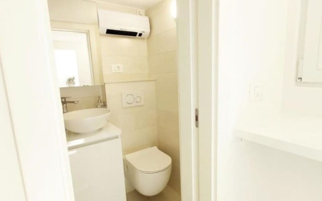 Jele - Perfect Location - A1