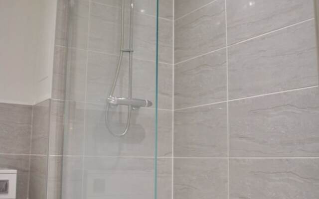 2 Bedroom Apartment In Granton Area