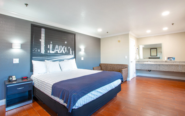 Elev8 Hotel Los Angeles LAX