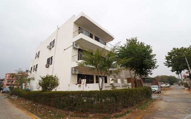 OYO 28576 Laxmi Residency