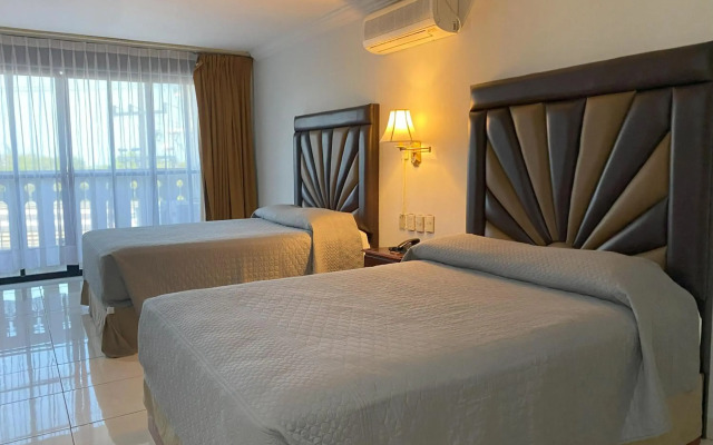 Grand Royal Tampico