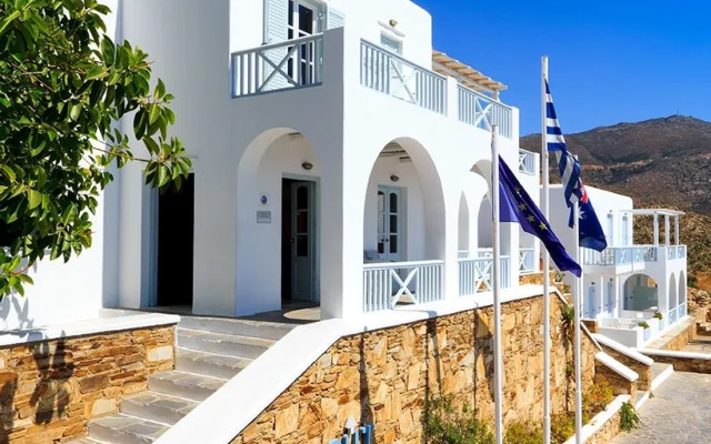 Far Out Hotel & Spa