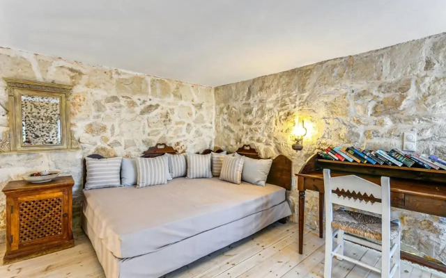 Villa Minos