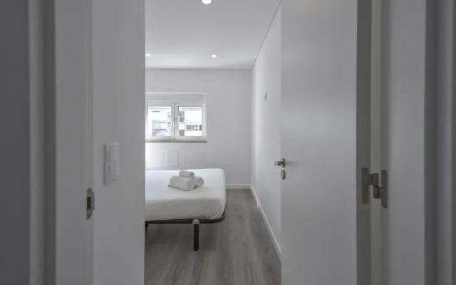 Olivais Modern by Homing