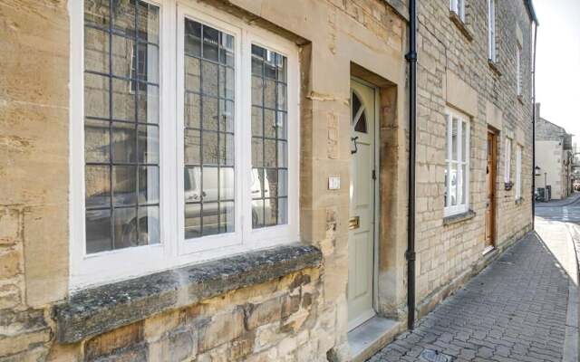 Aelia Cottage, CIRENCESTER