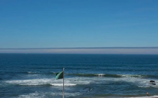 Liiiving in Porto Luxury Beachfront Apartment III