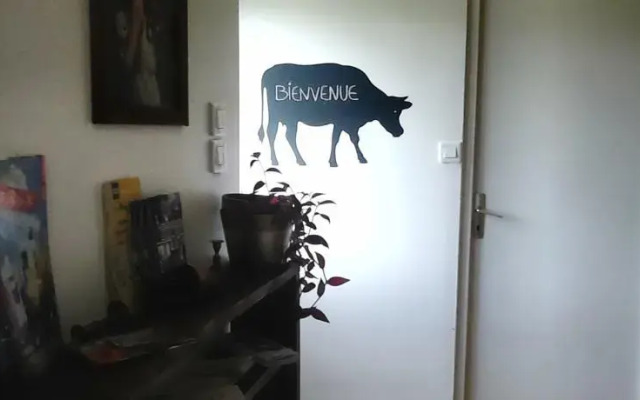 La Poule aux Oeufs Dort