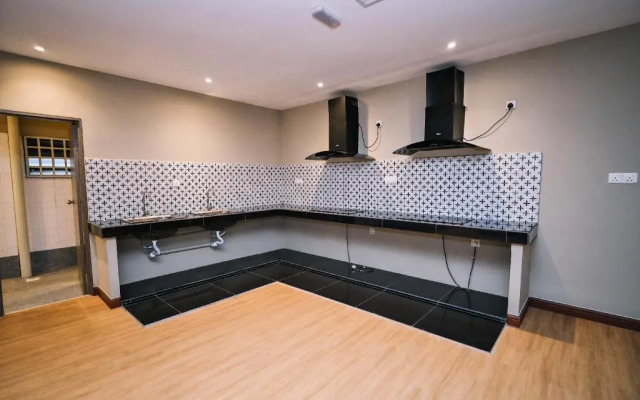 Отель Kingston 6 @ Changkat Bukit Bintang