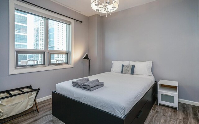 Beautiful 1bd Condo Patio Gym Parking Location