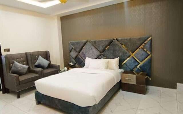 Hotel B R Lounge