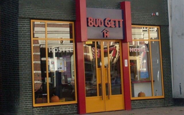 Bud Gett Hostels