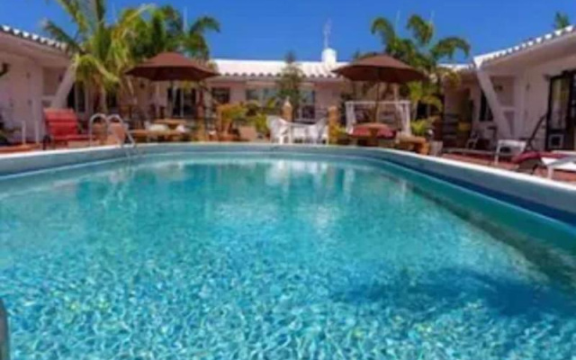 Green Seas Motel