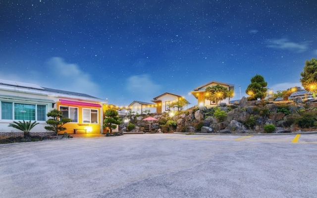 Jeju Seowoobong Pension
