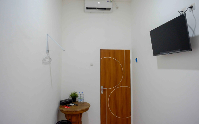 RedDoorz near GOR Jatidiri Semarang