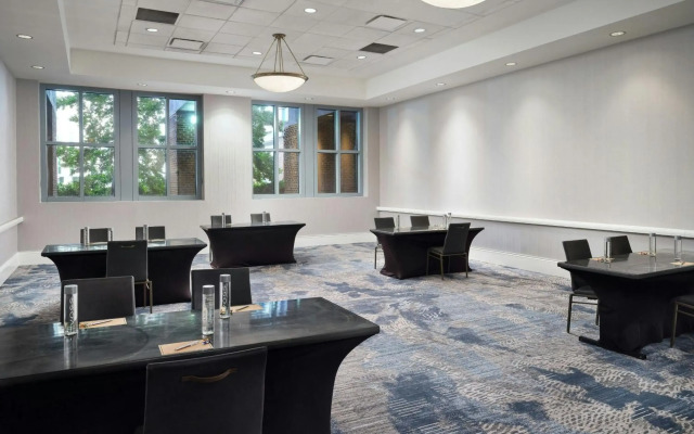 Renaissance Portsmouth-Norfolk Waterfront Hotel