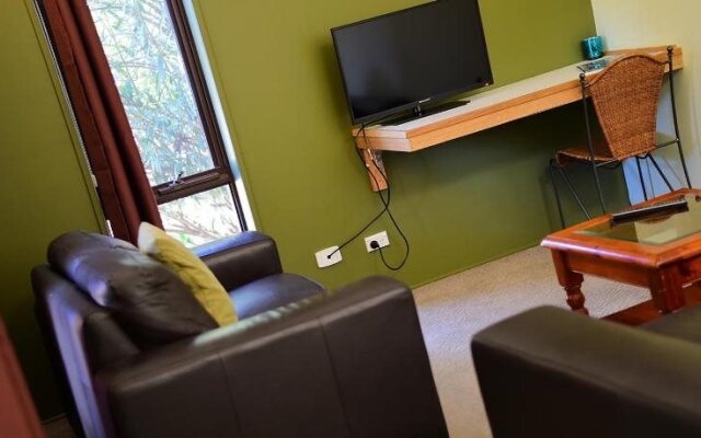 Executive Hideaway Motel