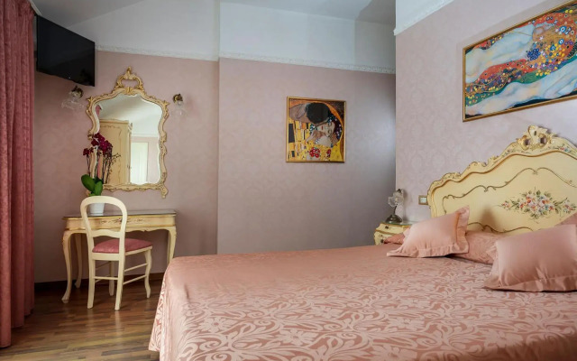 Hotel President