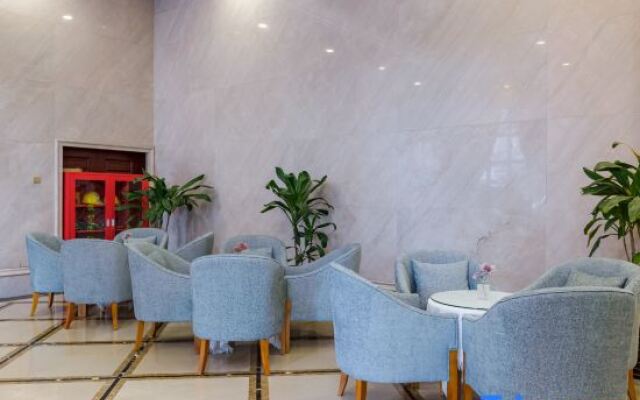 YInhuang Holiday Hotel