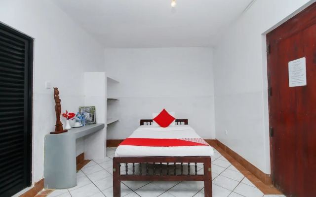 OYO 422 Sunnys Guest House