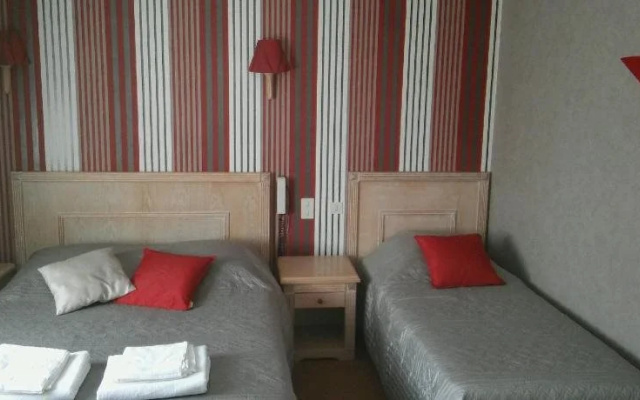 Logis Hotel Au Puits Enchante