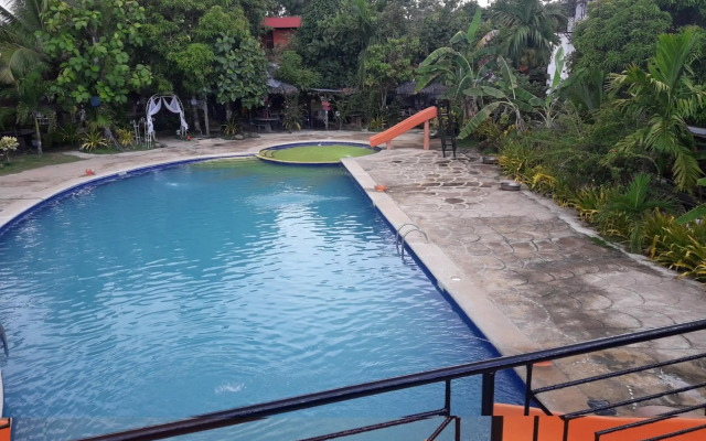 Relaxing Garden Resort