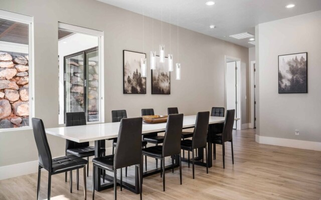 Slice Of Heaven 6 Bedroom Home