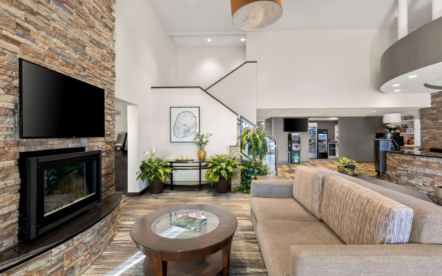 Best Western Luxbury Inn Fort Wayne