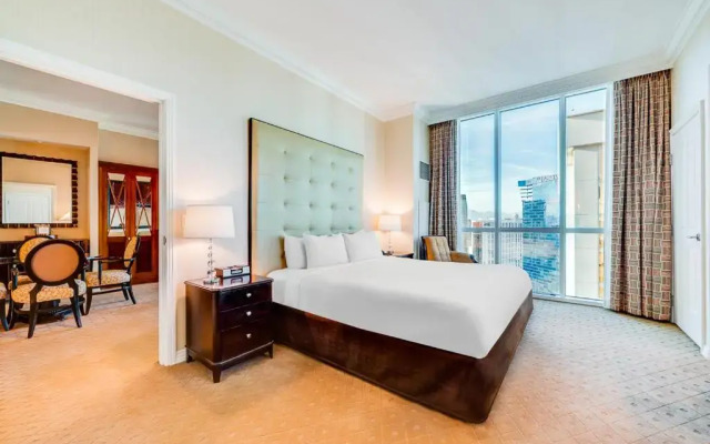 Jet Luxury Elite at the Signature