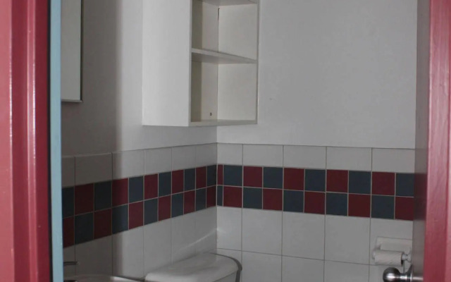 Neill-Wycik Backpackers Hotel