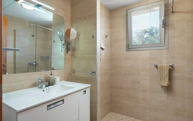 Garlanda 1 in Cala Llombards