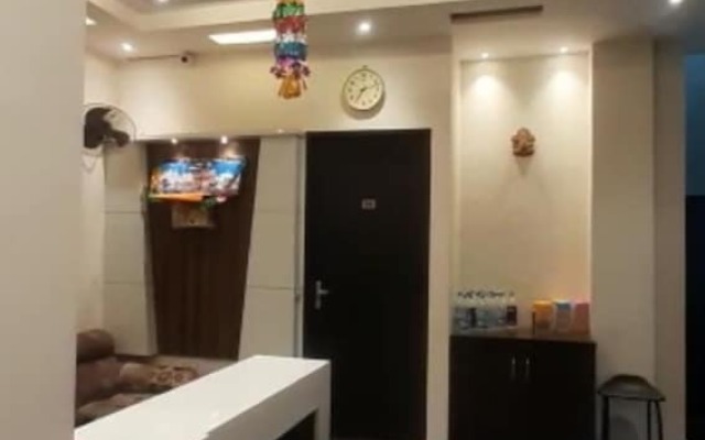Goroomgo Yuvraj Residency Amritsar