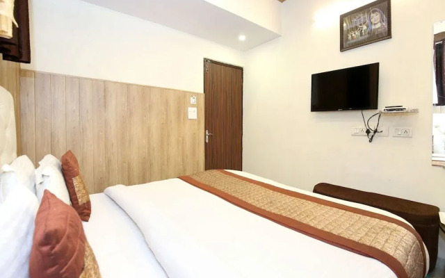 OYO 966 Hotel Sallow International
