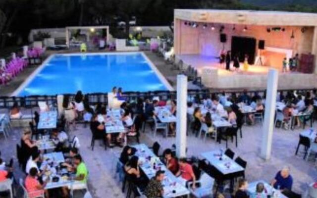 Camping les Cigales - Mobil-home 4/6 personnes