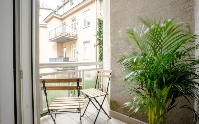 Modern and lovely apartment next to subway station