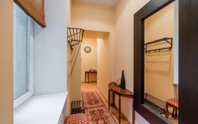 DeRent Aparts (ДеРент Апартс) на набережной реки Мойки 6