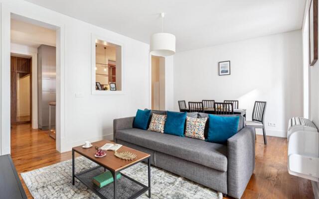 Altido Elegant Bica Apartment In Historical Centre