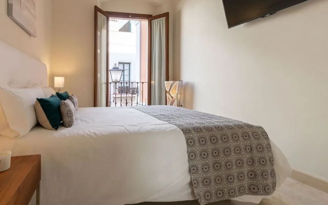 Lumbreras Deluxe Suite by Valcambre