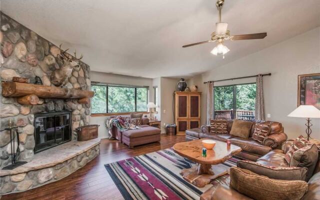 Riverside House - Three Bedroom Cabin