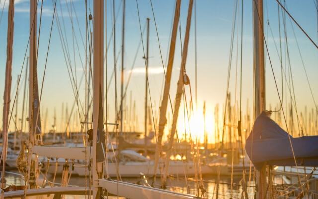 Calm Beach Haven Resort Herzliya Marina